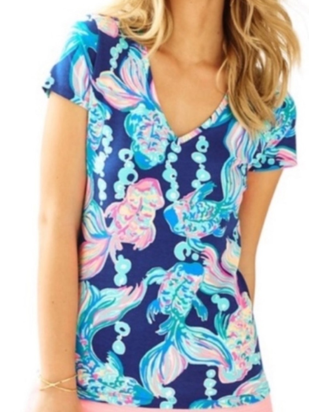 LILLY PULITZER Women’s V-Neck Short Sleeve  with Multicolor Fish Print! S